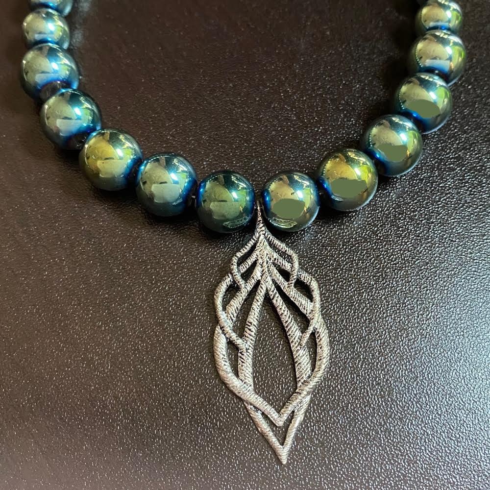 Iridescent Green Glass Graduated Glass Bead Choker - Picture 5 of 5